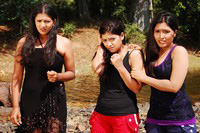 Bhaja Bhajantrilu Movie Spicy Stills